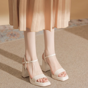 รองเท้าส้นสูง size 33 - 39