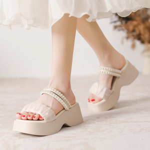 รองเท้าส้นเตารีด size 32 - 39
