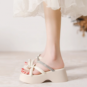 รองเท้าส้นเตารีด size 32 - 39