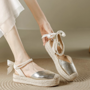 รองเท้าส้นเตารีด size 33 - 39