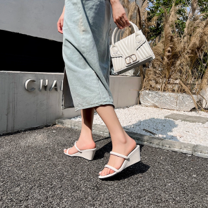 รองเท้าส้นเตารีด size 33 - 40