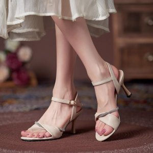 รองเท้าส้นสูง size 30 - 43