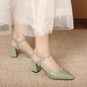 รองเท้าส้นสูง