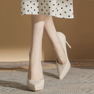 รองเท้าคัทชู